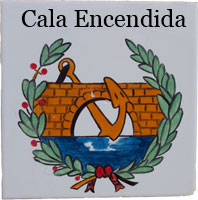 azulejo que se encuentra en la bajada de la Cala del aspero