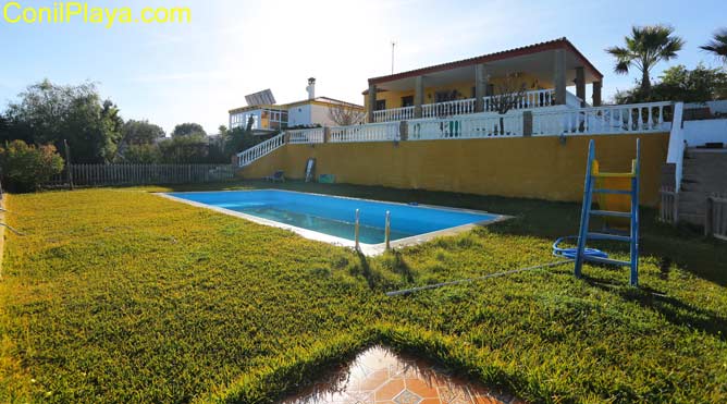 chalet con piscina privada