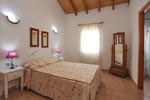 Alquiler chalet en Los Caños de Meca cerca de la playa. Frente al Faro de Trafalgar. Más cerca de Zahora que de los Caños. Consta de 3 dormitorios, salón con chimenea, 2 baños completos, uno en el dormitorio principal, porche, barbacoa.
Chalet de 3 dormitorios y amplio jardin con vista al Faro de Trafalgar.