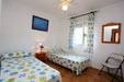 Chalet adosado con piscina muy cerca de la Barrosa andando. Aparcamiento privado. Porche. adosado de 2 dormitorios y de 2 plantas, que dispone de salón - comedor, 1 aseo en la planta baja, 1 cuarto de baño en la planta superior, cocina ...
Chalet adosado en Chiclana con piscina y dos dormitorios alquilado por particulares.