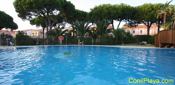 piscina urbanizacion la balconera