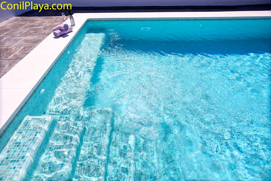piscina escalones