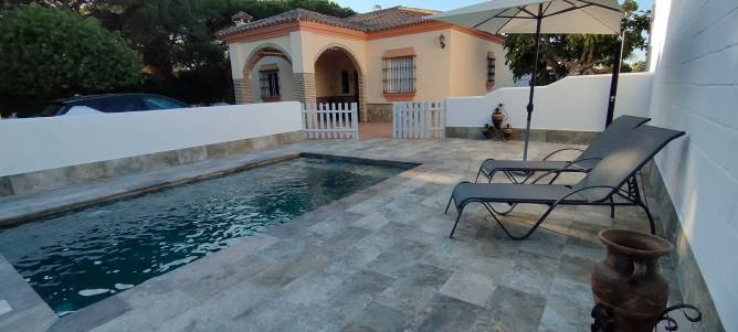 chalet piscina la barrosa