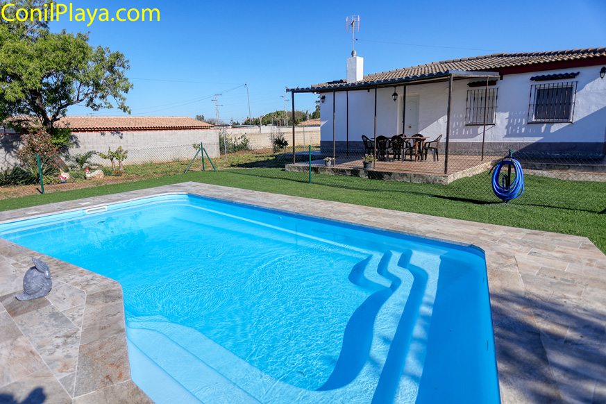 chalet en la barrosa con piscina