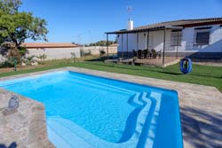 Chalet con piscina en la Barrosa