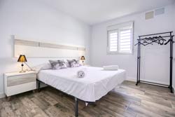 Apartamento situado junto al campo de Golf de San Andres. Piscina, barbacoa, muy tranquilo.
Apartamento para 4 + 2 personas.