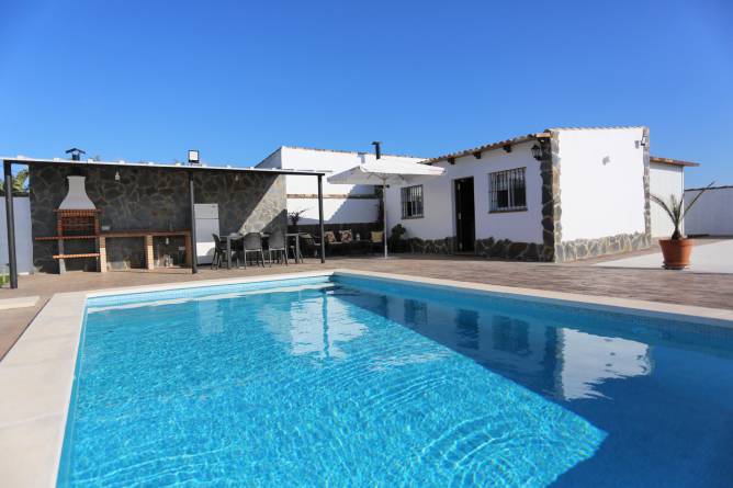 Casa en Chiclana con piscina privada en alquiler