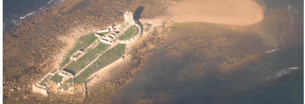 Vista aerea del castillo de Sancti - Petri.