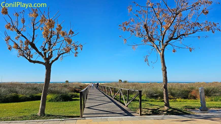 acceso playa bateles