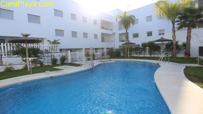 apartamento conil piscina