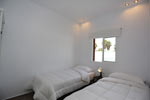 La Mar Salá, estupendos apartamentos en Conil con piscina cerca de la playa de la Cala del Aceite. Con aparcamiento privado, patio privado con barbacoa, ducha y solarium. Apartamento 1 para 4 a 10 personas. capacidad para 4 personas