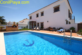 Apartamento con piscina en la Atalaya