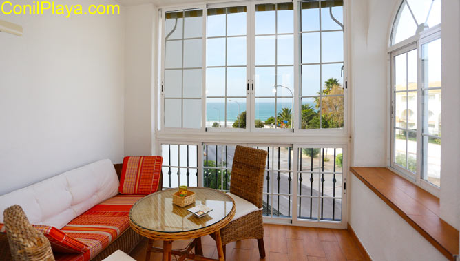 terraza con vistas al mar