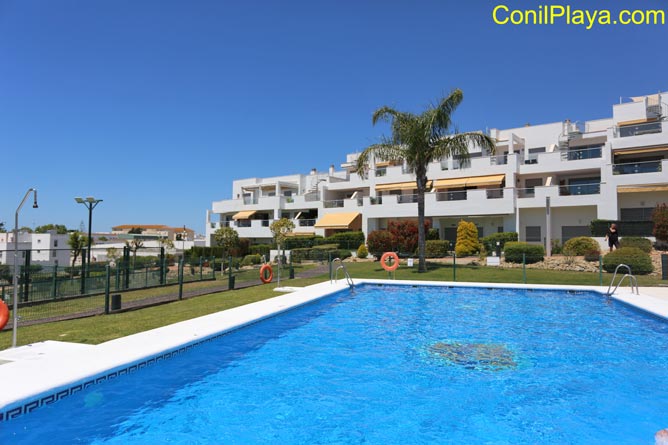 Apartamento en Conil con piscina