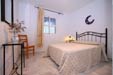 Bonito apartamento en el centro de Conil, a 400 metros de la playa de Los Bateles. Zona tranquila, se encuentra en la Huerta de en medio. Disponen de cajas de seguridad. Ideal para ir caminando a la playa y al centro.
Ver las fotos