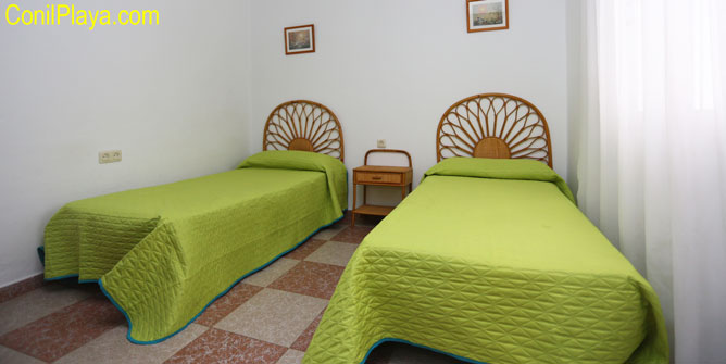 dormitorio con 2 camas del apartamento.