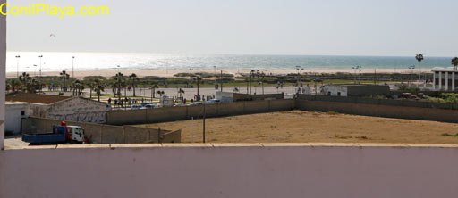 Vista desde la azotea de la playa de Los Bateles.