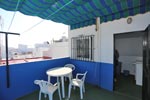 2 dormitorios,3 personas. Apartamento muy cerca de la playa andando. Situado en zona muy tranquila, en el barrio marinero de Conil. Muy cerca del centro del pueblo.
