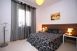 Apartamento situado a la entrada de Conil, cerca de supermercado y en zona tranquila y con fácil aparcamiento. Completamente equipado.
Apartamento de 3 dormitorios en alquiler para el verano.