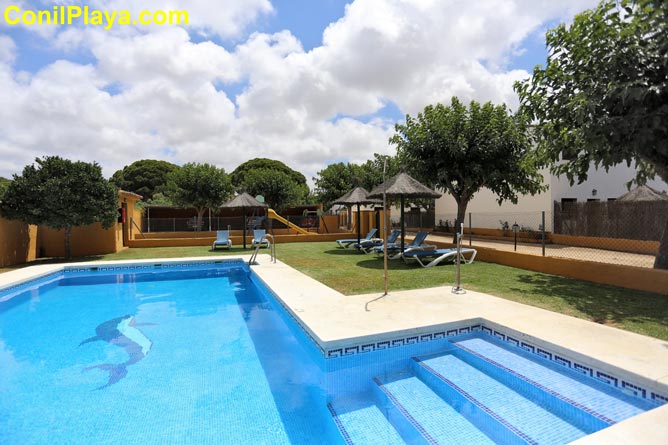 Piscina de los apartamentos en Conil