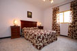 Situado en zona centrica, tranquila y cerca de zona comercial. Bolsa de aparcamiento cerca. Terraza.
Apartamento de 2 dormitorios