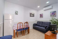 1 dormitorios,3 personas. Apartamento en Conil muy cerca de la playa y del Centro.Ideal parejas. Ideal para ir a la playa andando.