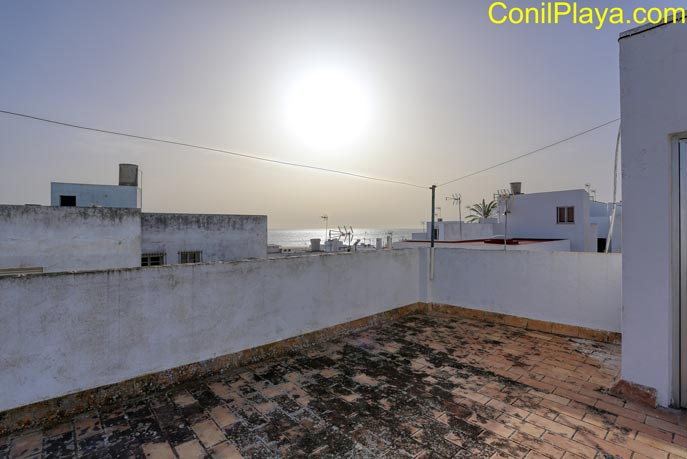 Terraza compartida y con vistas al mar