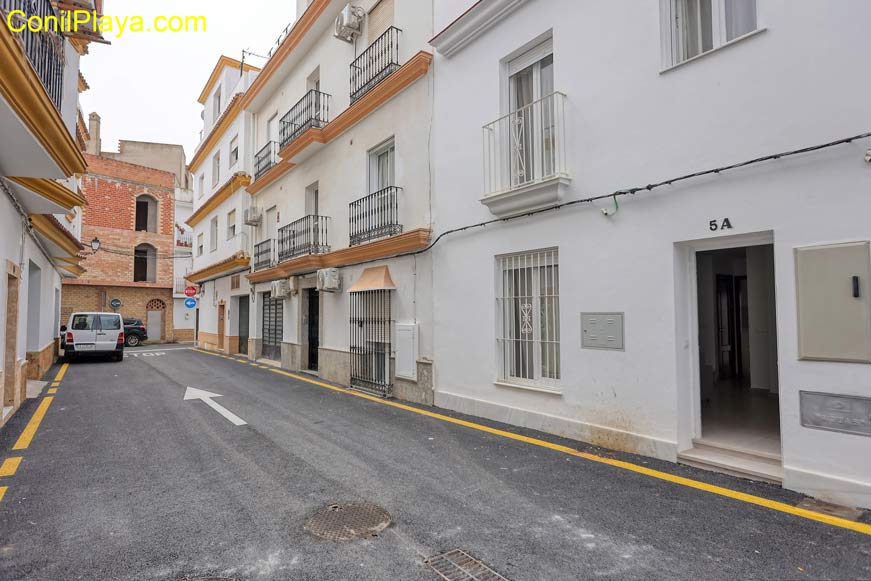 fachada del edificio de los apartamentos.