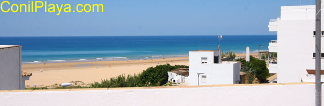 Vistas a la playa desde la azotea.