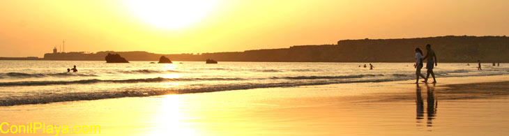 Las tres piedras. Playa de La Fuente del Gallo, Conil.