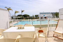 Alquiler de Apartamento en Conil para 5 personas (max 5) Con piscina.