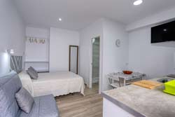 1 dormitorios,3 personas. Apartamento de 1 dormitorio situado en zona muy céntrica y a 5 minutos andando de la playa. Ideal Parejas. 