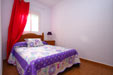 Tranquilo apartamento situado en una zona muy tranquila y próxima a Conil. Tiene 2 patios, uno trasero y otro delantero. Ambos con césped. Su capacidad se puede aumentar hasta 12 personas con el otro apartamento.
capacidad para 4 personas