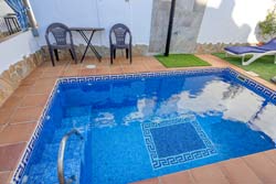 Alquiler de Apartamento en Conil para 3 personas (max 5) Con piscina. Con aire acondicionado.