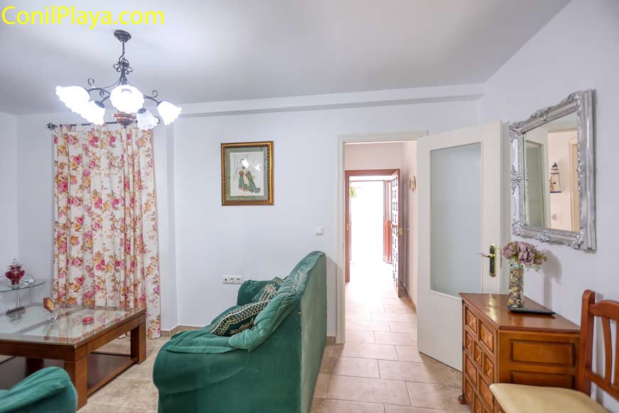 Salón comedor del apartamento en Conil