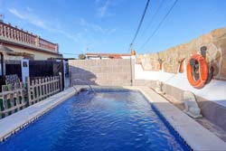 Alquiler de Apartamento en Conil para 4 personas (max 5) Con piscina. Con aire acondicionado.