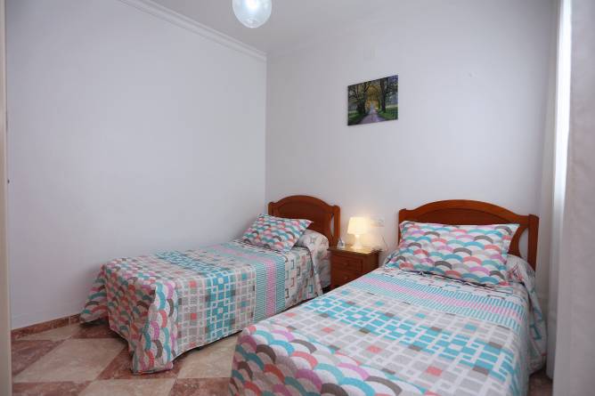 dormitorio con 2 camas