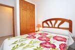 3 dormitorios,7 personas. Apartamento muy céntrico, cerca de la playa andando y de la zona comercial con azotea.

