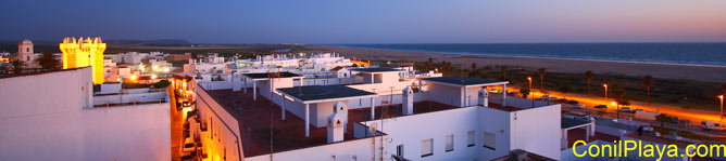 Conil al atardecer desde la azotea de la casa