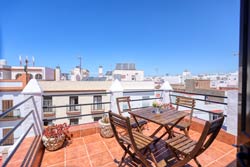2 dormitorios,5 personas. Apartamento de 2 dormitorios, muy tranquilo cerca de supermercados y de zona amplia de aparcamiento. 