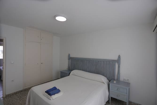 Armario dormitorio principal cama matrimonio