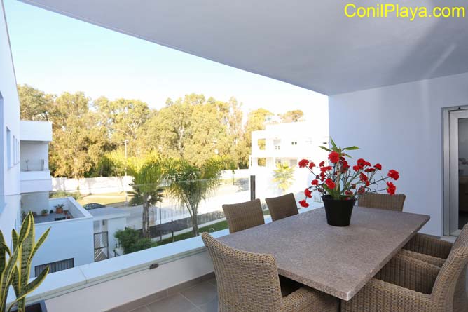 terraza con vistas al parque de la atalaya