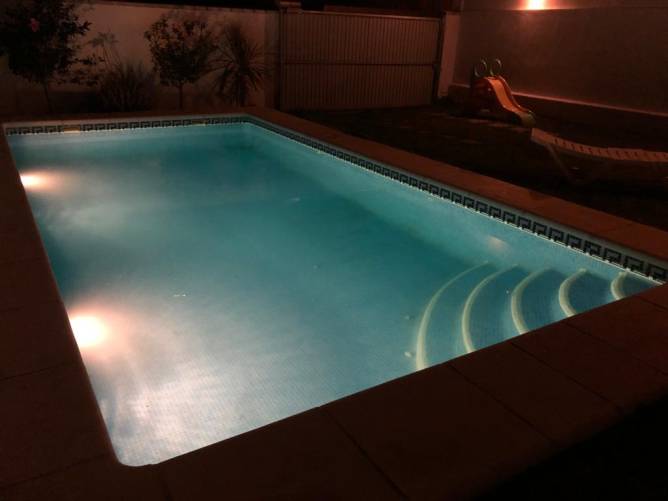 piscina noche