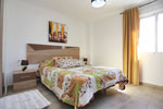 Se encuentra situado en la urbanización el Santo, en una zona tranquila y con fácil aparcamiento. Consta de 1 dormitorio. Es muy fresca y luminosa. Dispone de azotea.
Apartamento de un dormitorio con capacidad para tres personas en urbanización el Santo, Conil