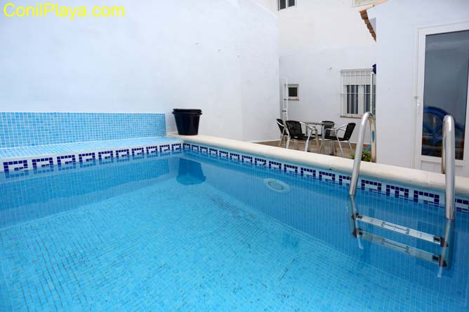 piscina de la casa en Conil