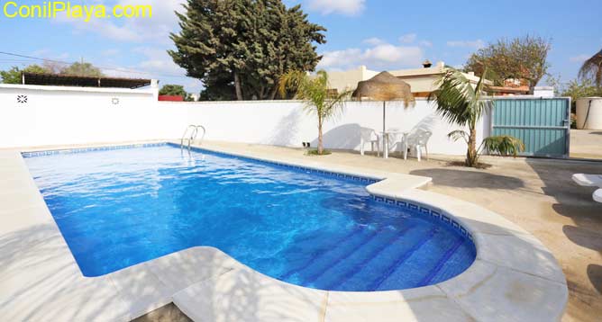 Piscina de los apartamentos