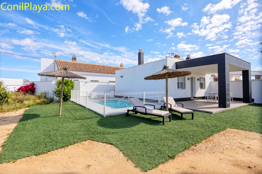 casa conil piscina
