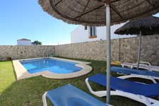 Alquiler de Casa en Conil para 7 personas (max 19) Con piscina.