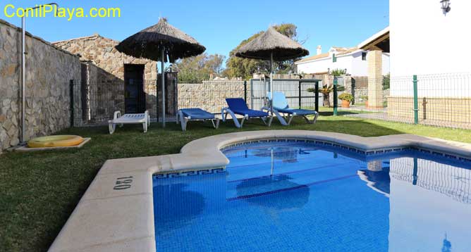 piscina con escalones de bajada