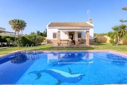 Chalet en zona muy tranquila y cerca de las calas de Conil.